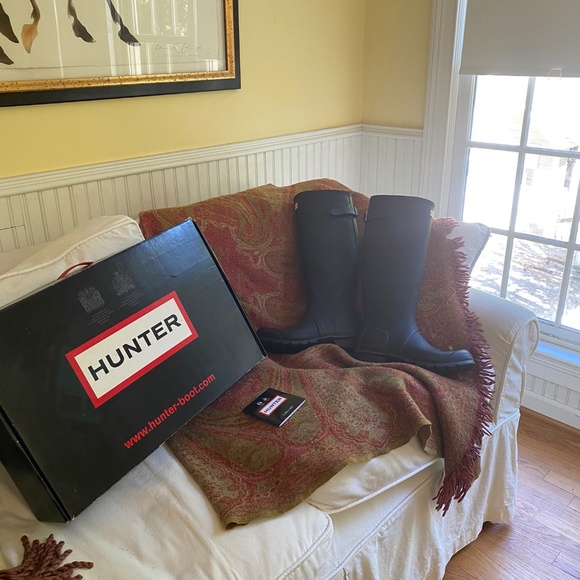 Limited edition  16 inches tall to my knee Hunter rain boot - Picture 1 of 5